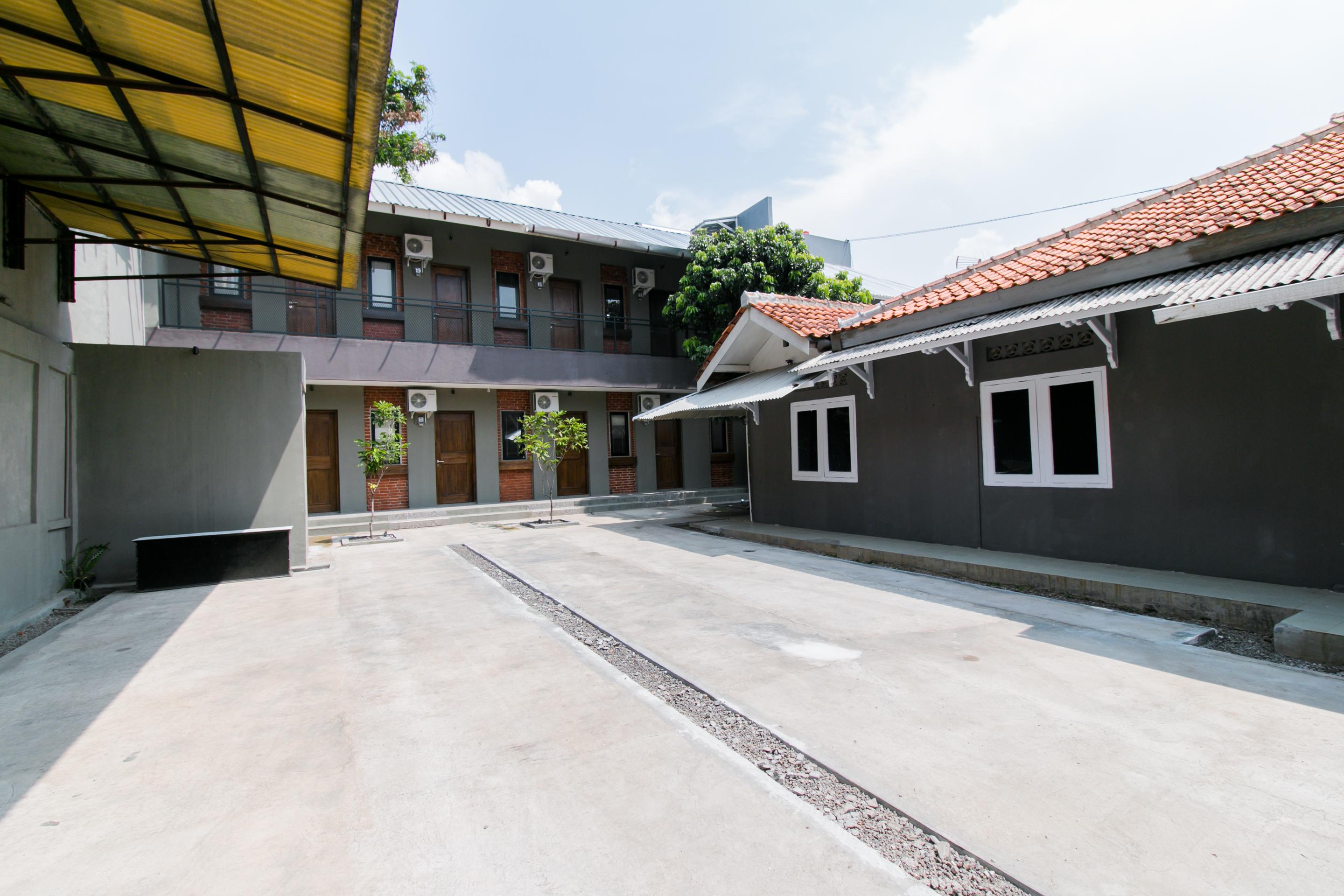 Capital O 1898 Louise Place Cianjur Luaran gambar