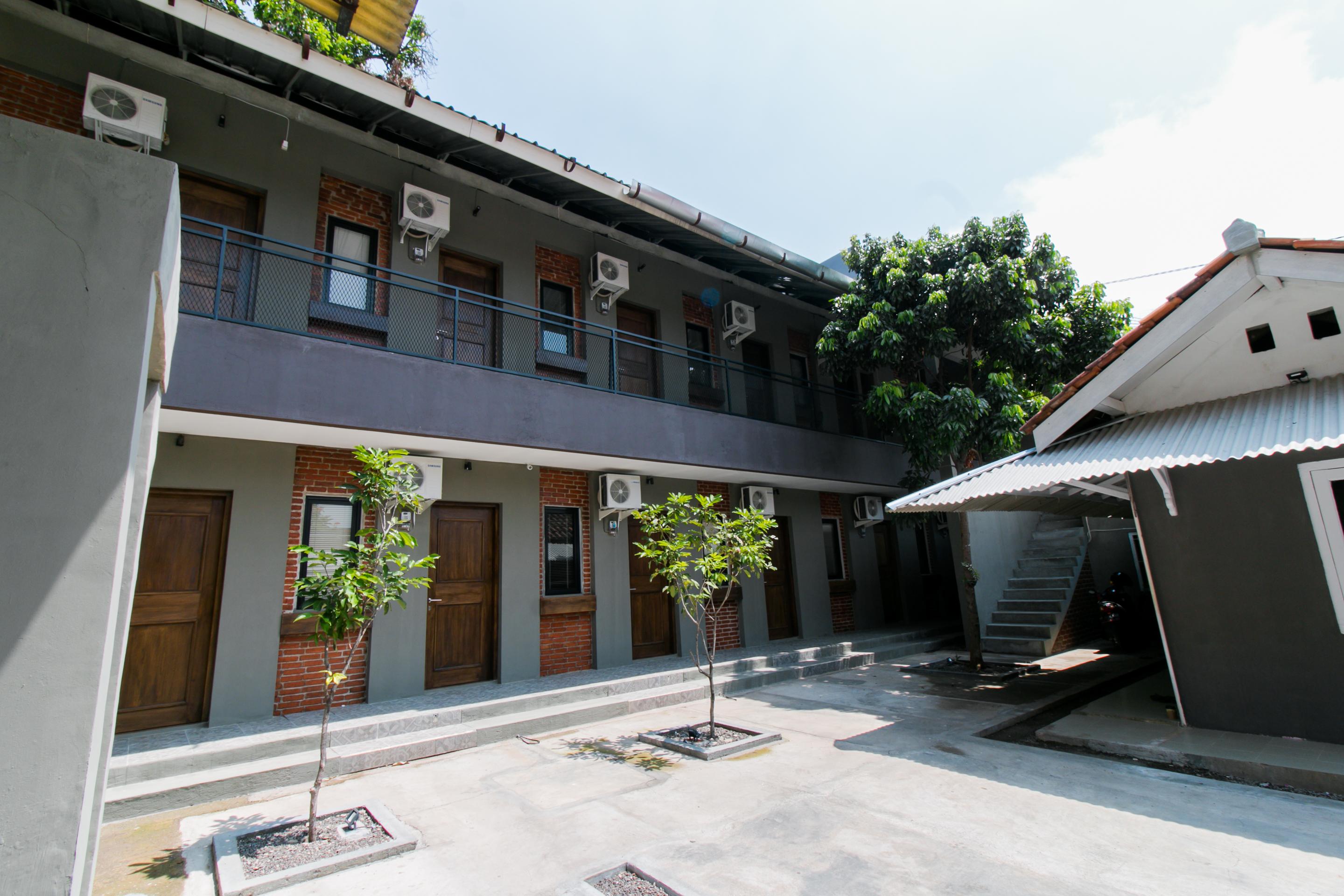 Capital O 1898 Louise Place Cianjur Luaran gambar
