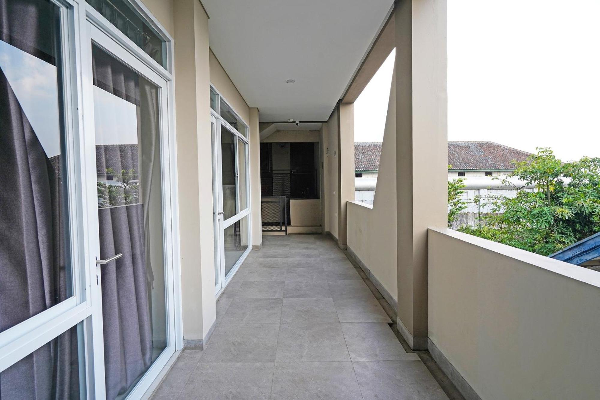 Capital O 1898 Louise Place Cianjur Luaran gambar